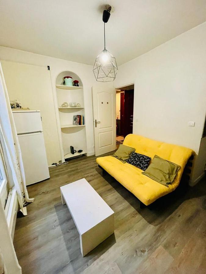 Appartement En Plein Coeur Du 10Eme Et Proche De Plusieurs Gares Paris Luaran gambar
